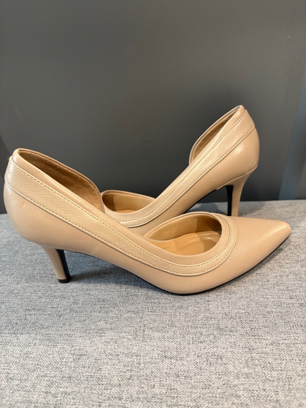 Abella True Comfort Nude Pointed  Toe Mid Heel Pumps - Picture 3 of 9